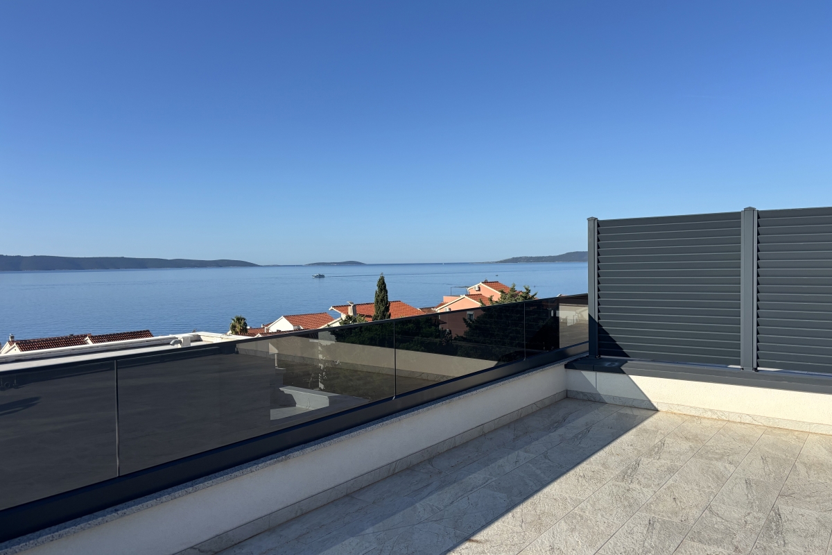 Straordinario attico con terrazza panoramica vicino al mare