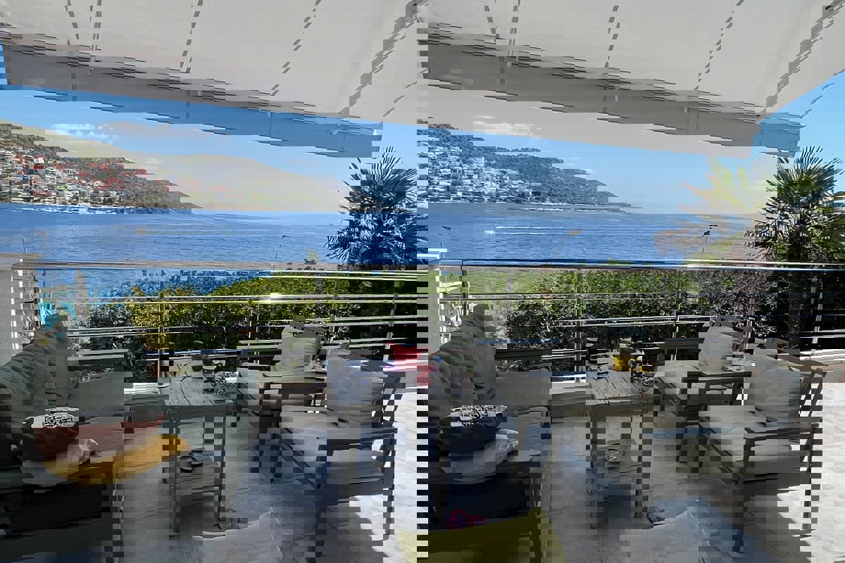 Casa in prima fila al mare