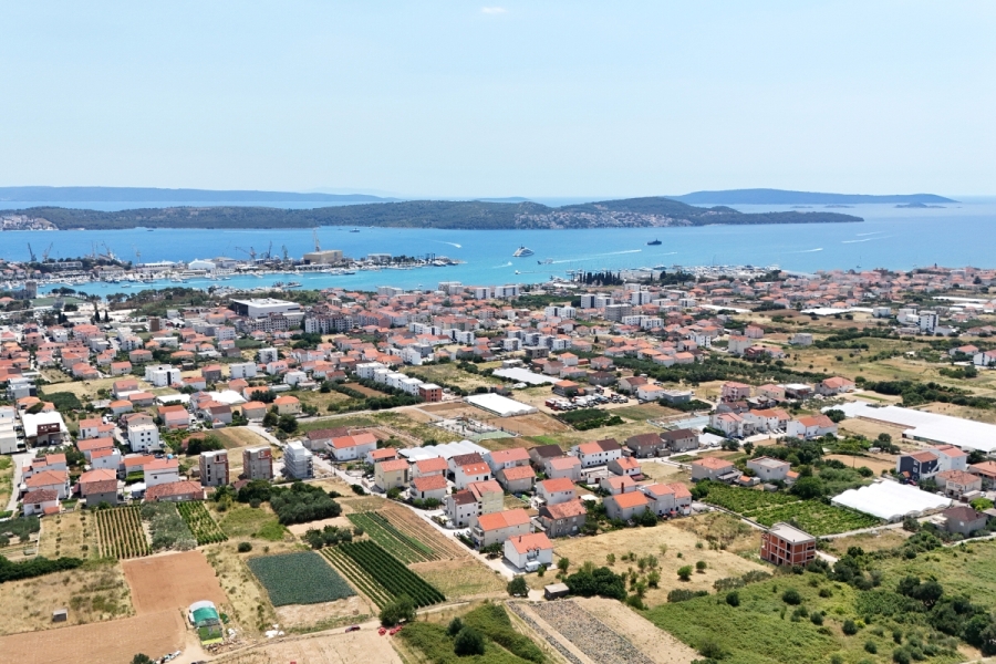 Terreno edificabile vicino al centro di Traù