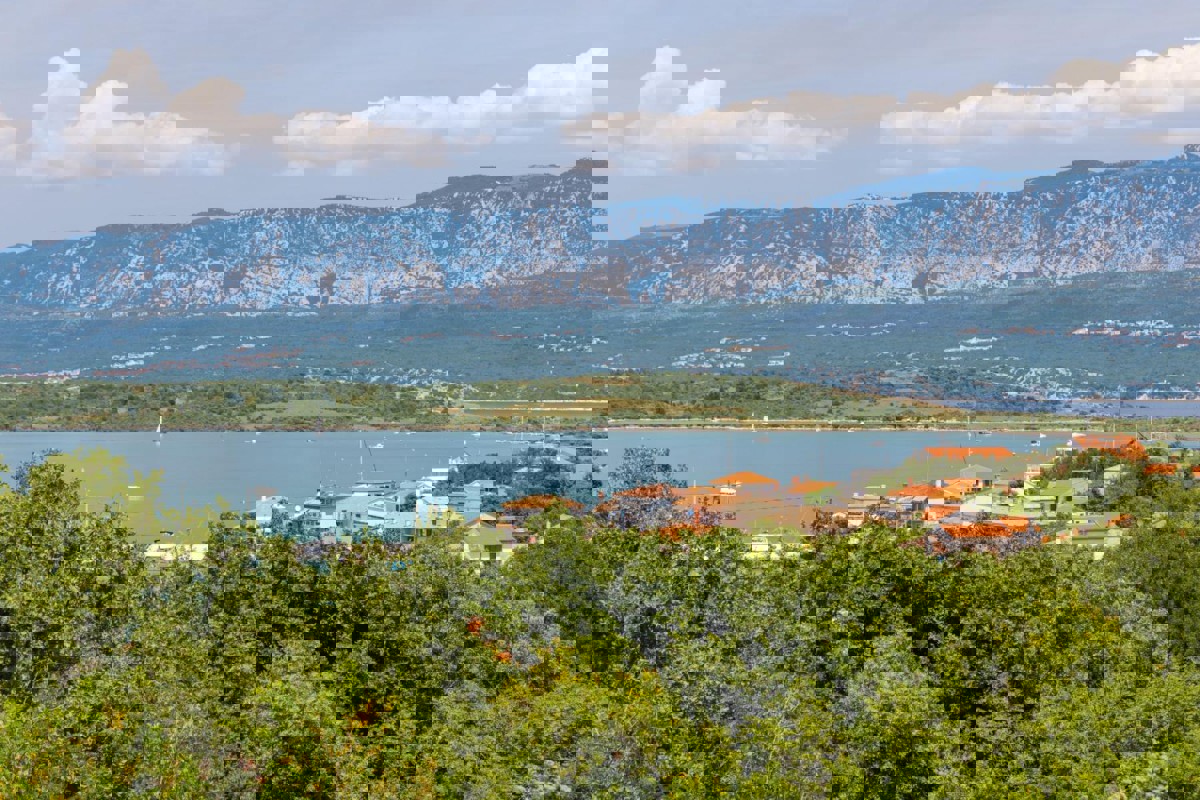 Elegante villa con sauna e vista mare