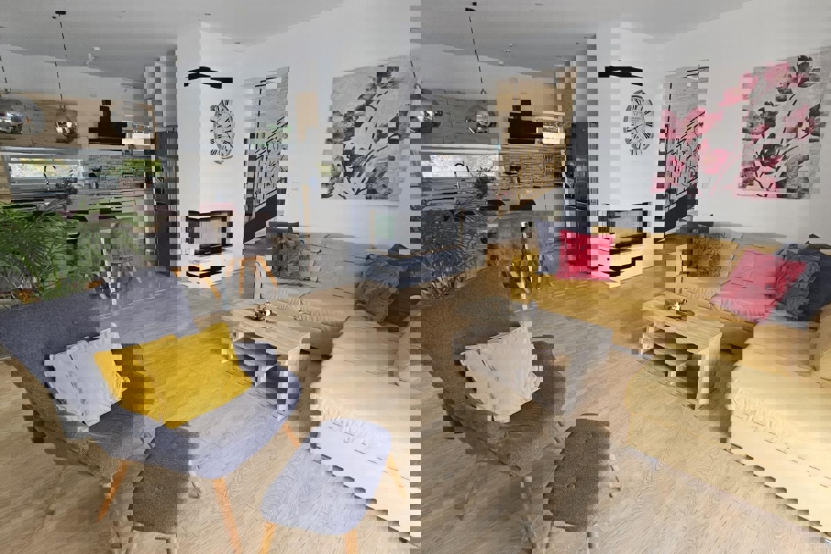 Elegante villa con sauna e vista mare