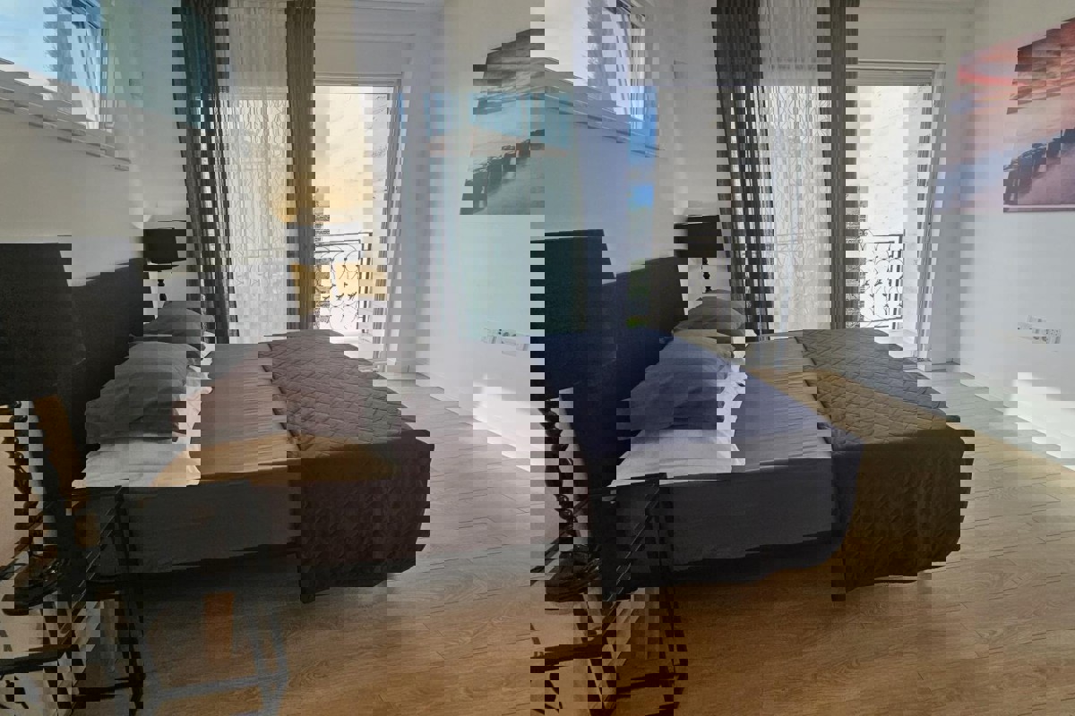 Elegante villa con sauna e vista mare