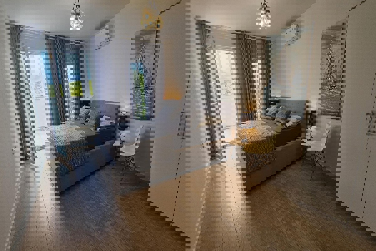 Elegante villa con sauna e vista mare