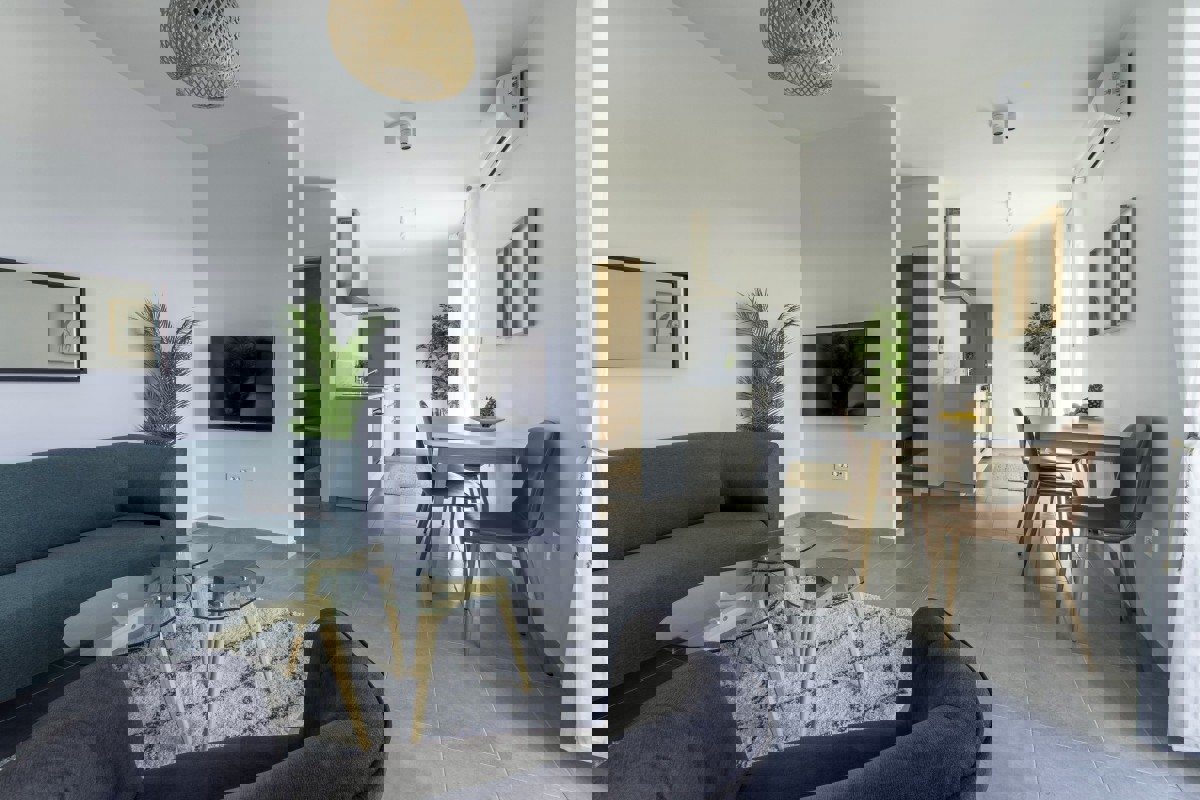 Attico con terrazza e vista mare