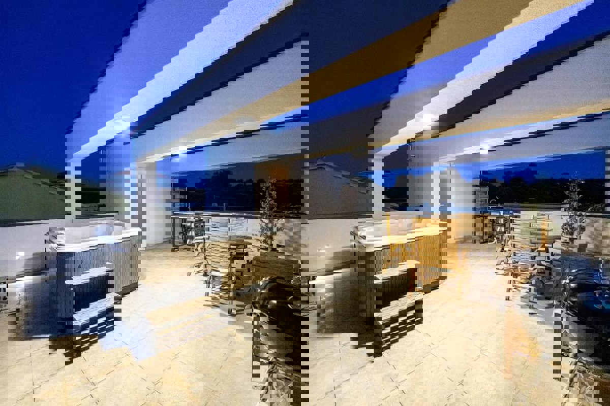 Casa indipendente con piscina e vista mare