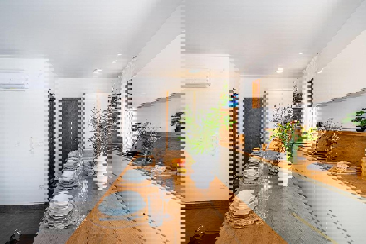 Casa indipendente con piscina e vista mare