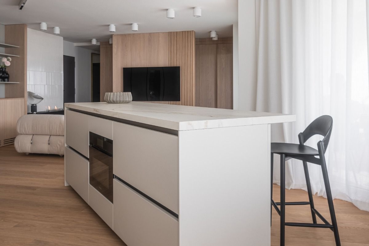 Lussuoso appartamento con due camere da letto e vista mare