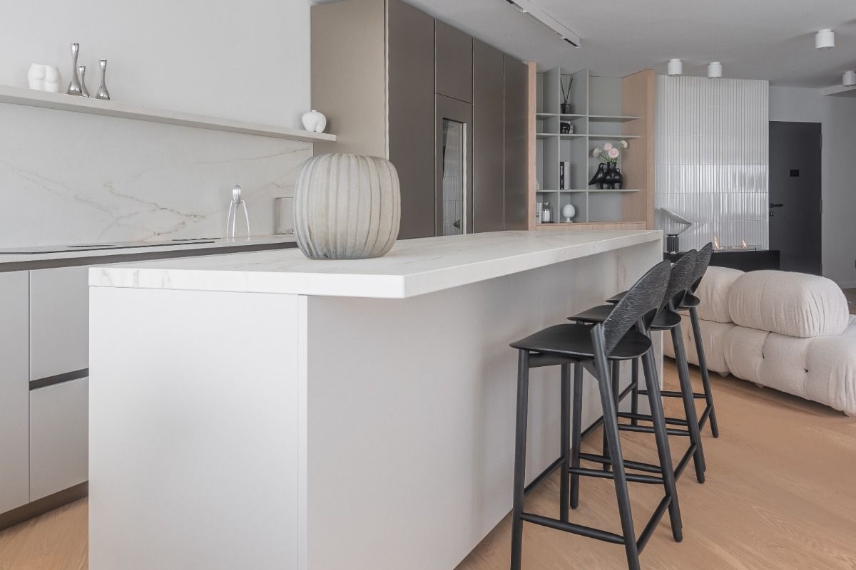 Lussuoso appartamento con due camere da letto e vista mare