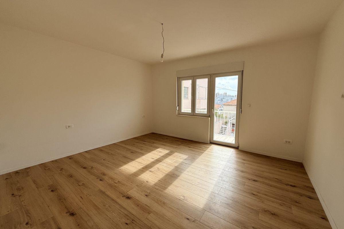 Appartamento al secondo piano con vista mare