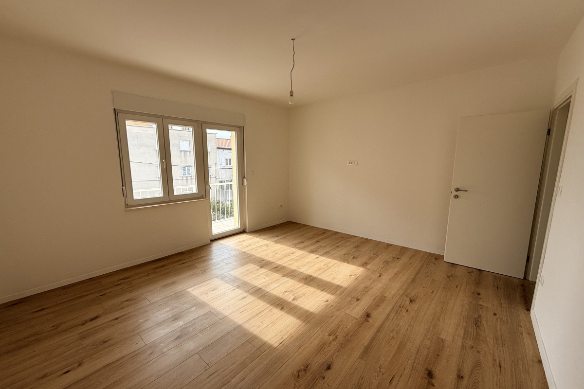 Appartamento al secondo piano con vista mare