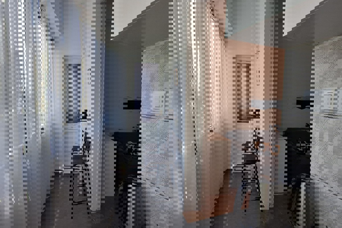 Appartamento con parcheggio - Bačvice, a 100 m dalla spiaggia