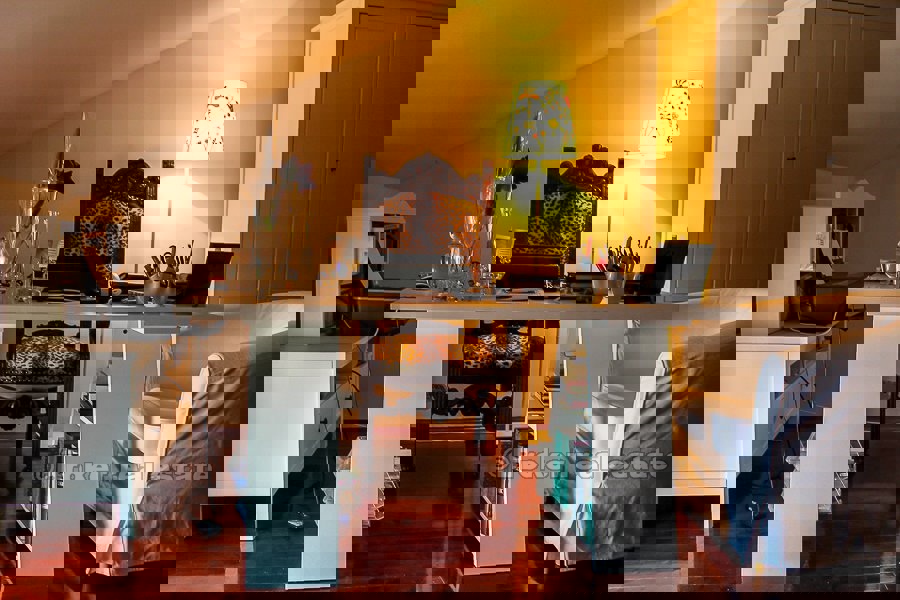 Casa in pietra ristrutturata vicino al mare, in vendita