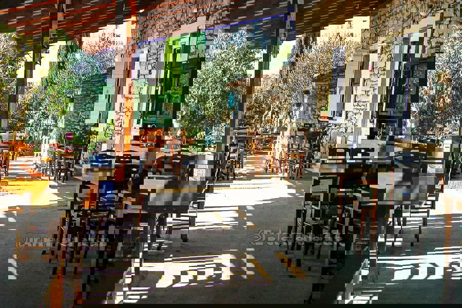 Casa in pietra ristrutturata vicino al mare, in vendita