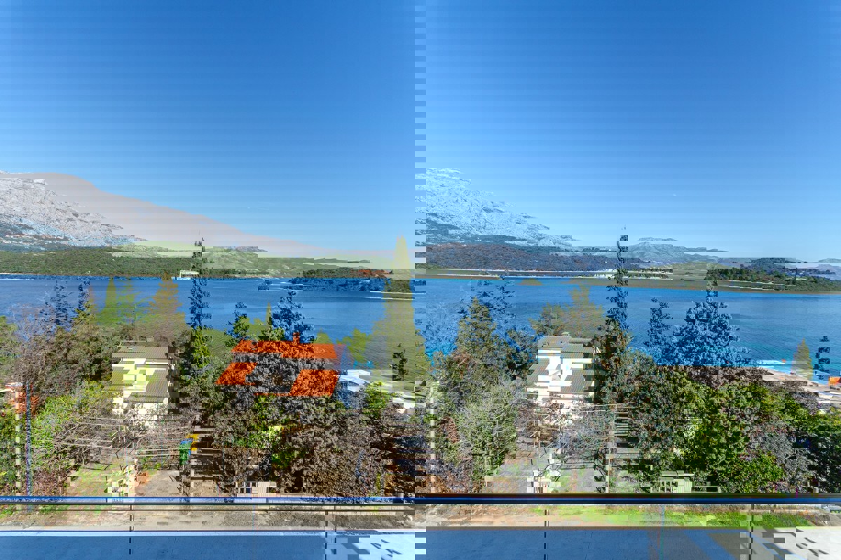 Appartamento duplex con vista mare