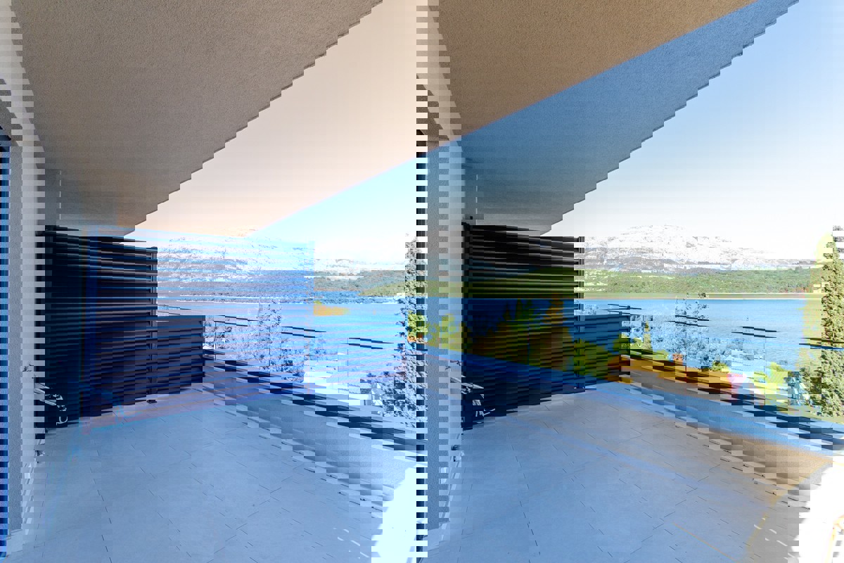 Appartamento duplex con vista mare