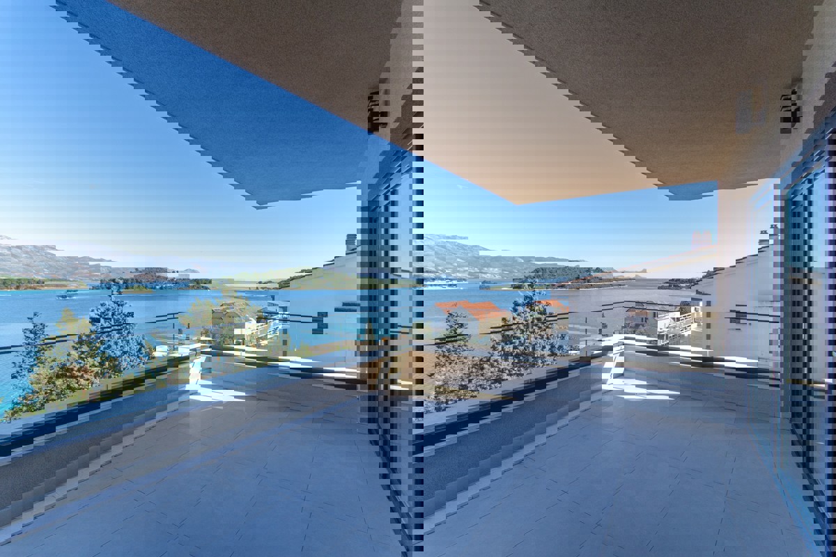 Appartamento duplex con vista mare