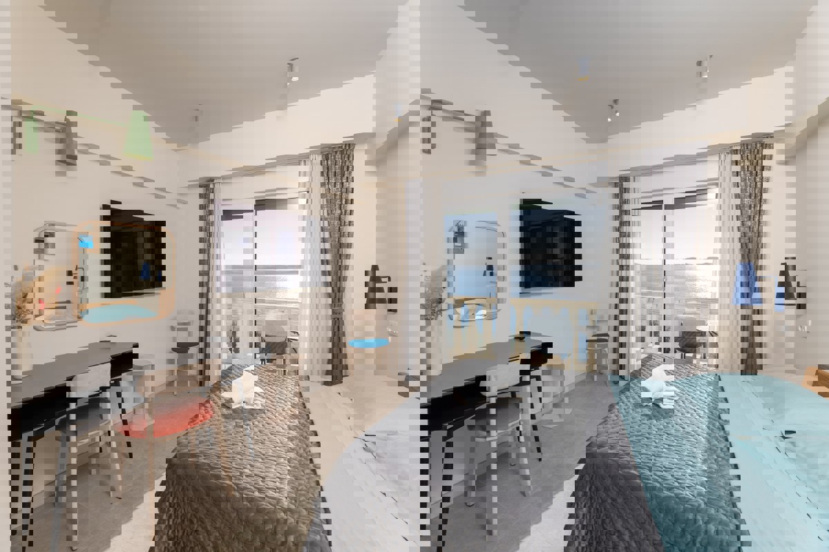 Hotel in prima fila sul mare