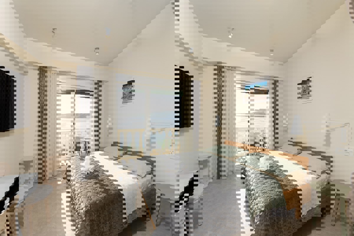 Hotel in prima fila sul mare