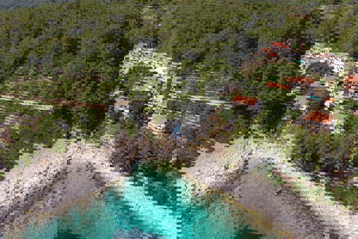 Terreno edificabile in prima fila sul mare