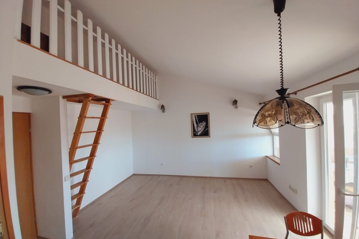 Casa plurifamiliare vicino al mare