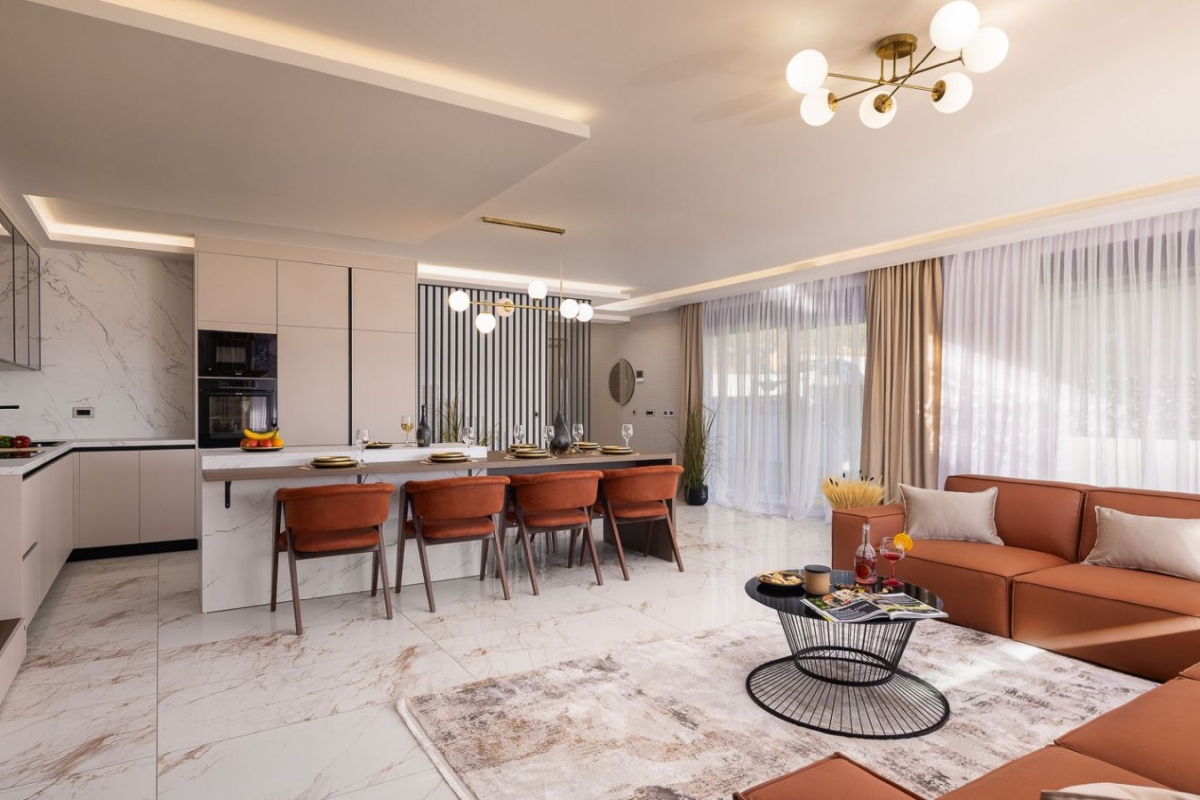 Lussuosa villa bifamiliare con piscina e vista mare