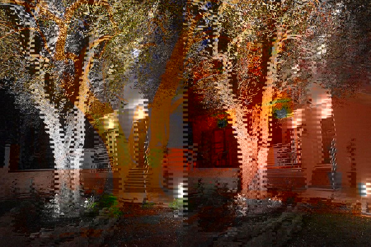 Palazzina vicino al mare