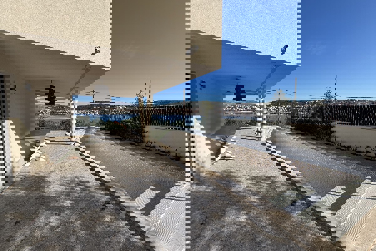 Villa esclusiva con piscina e vista mare