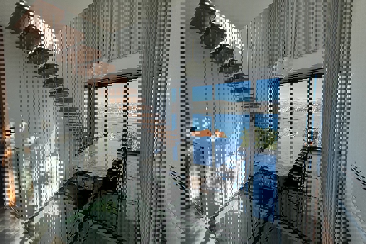 Villa esclusiva con piscina e vista mare