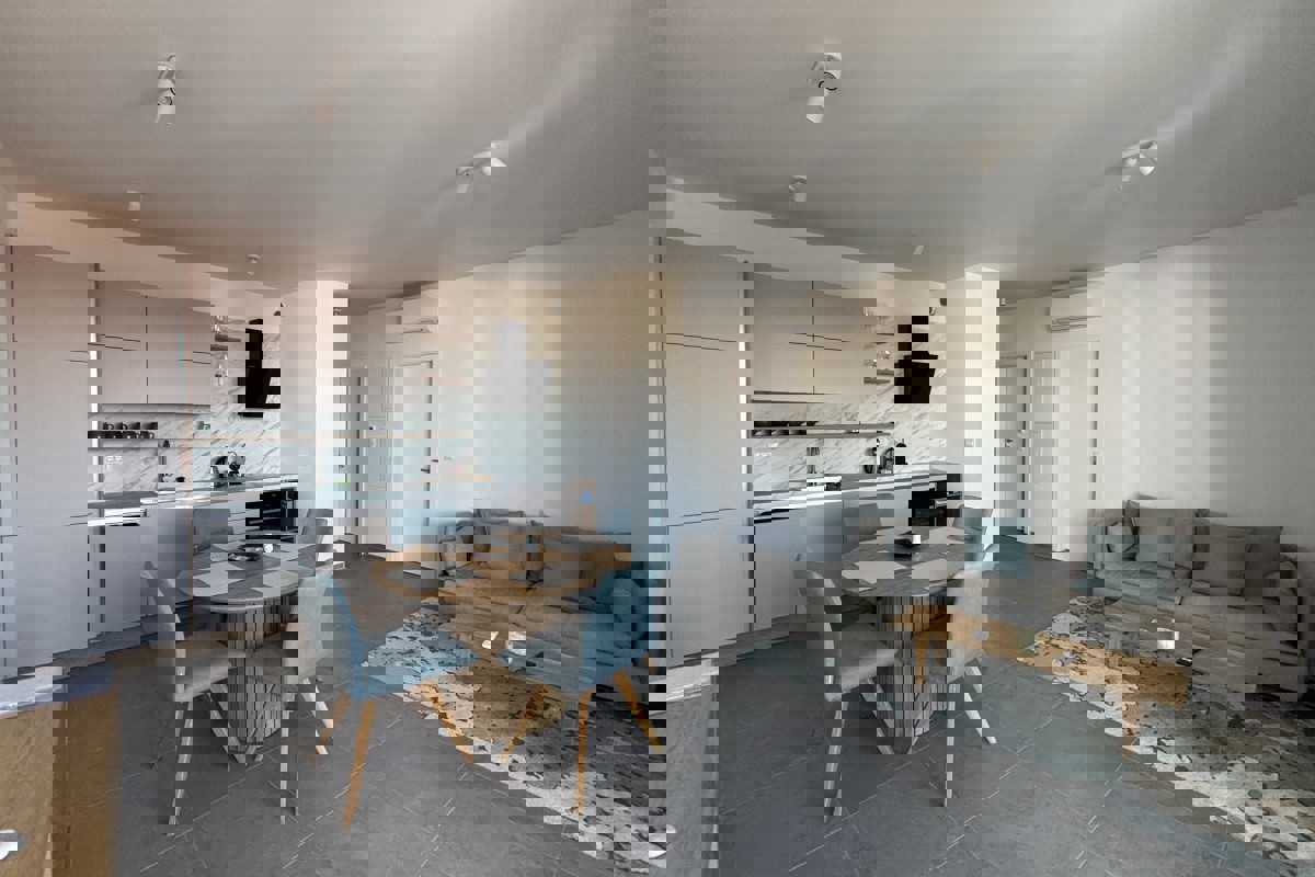 Attico con due camere da letto, vista mare e terrazza panoramica