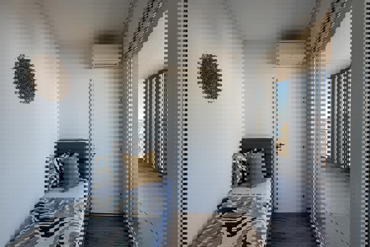 Attico con due camere da letto, vista mare e terrazza panoramica