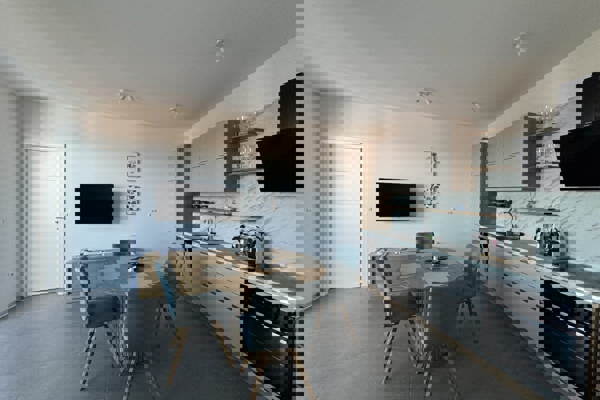 Attico con due camere da letto, vista mare e terrazza panoramica