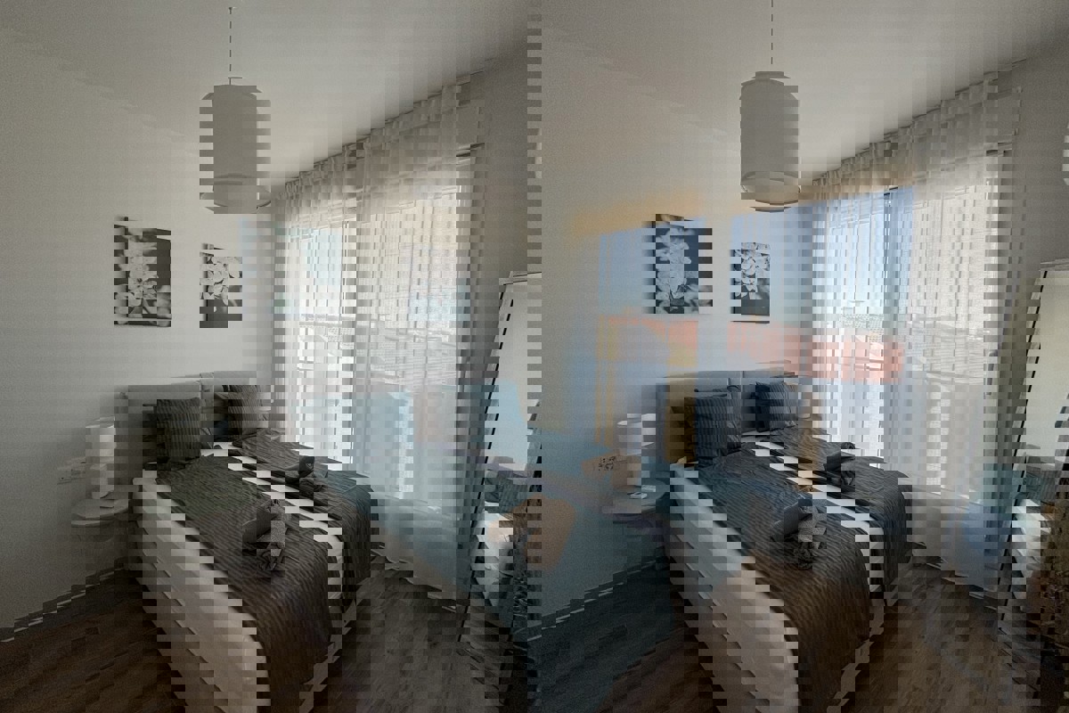 Attico con due camere da letto, vista mare e terrazza panoramica