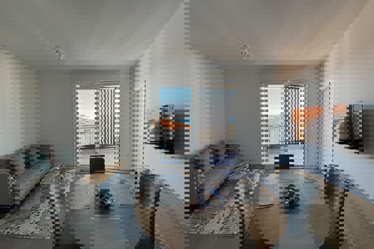 Attico con due camere da letto, vista mare e terrazza panoramica