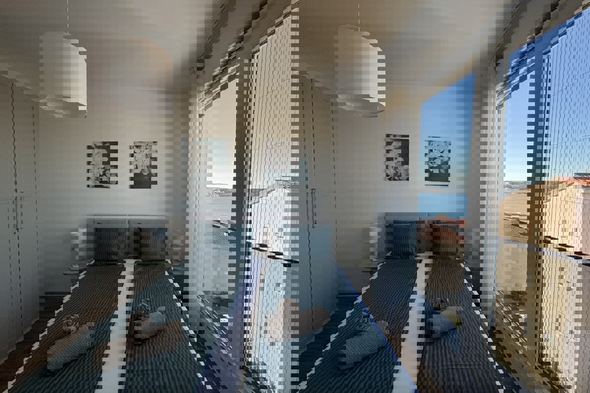 Attico con due camere da letto, vista mare e terrazza panoramica