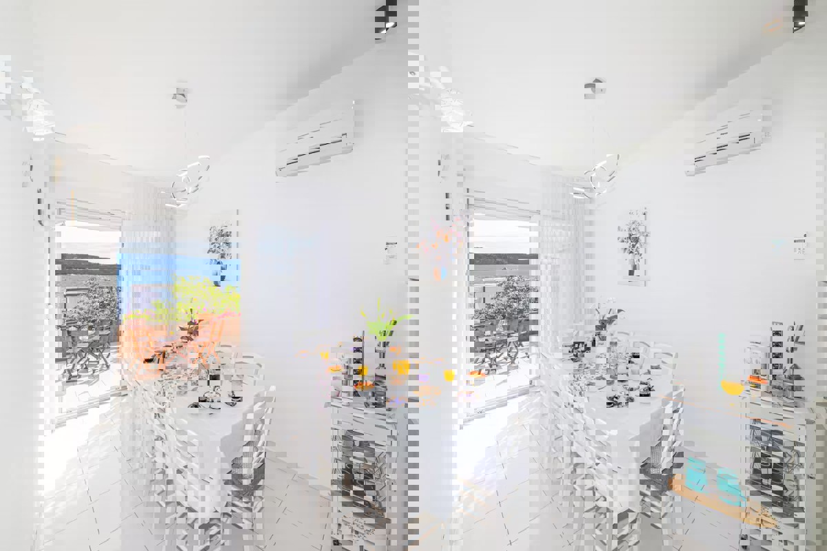 Villa in prima fila sul mare