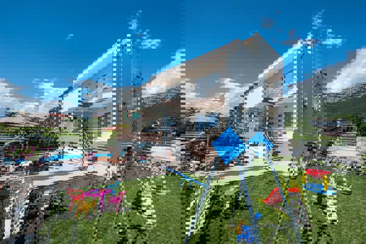 Villa in prima fila sul mare