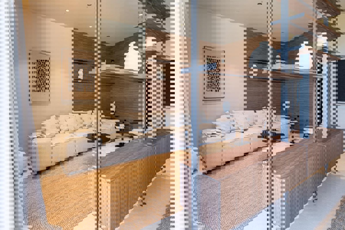 Villa su un unico piano con piscina e vista mare aperta