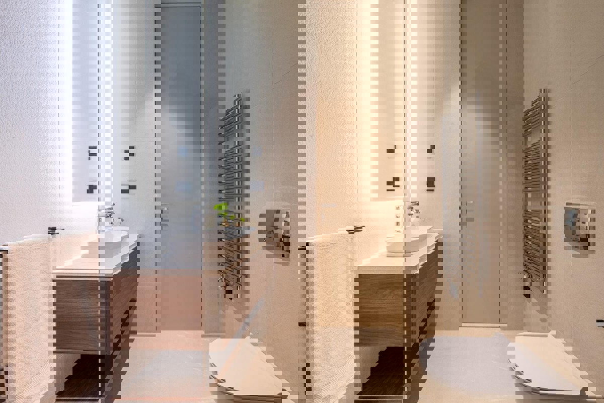 Villa su un unico piano con piscina e vista mare aperta