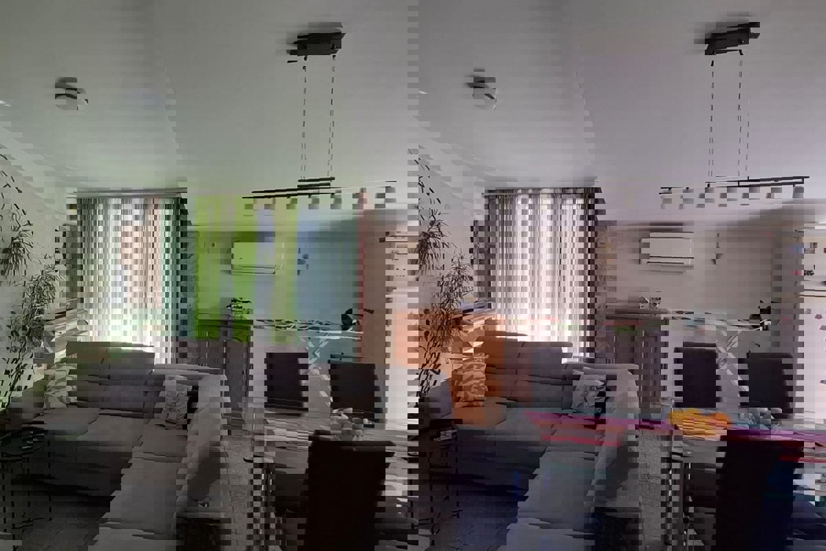 1.847 Appartamento in posizione privilegiata con vista mare