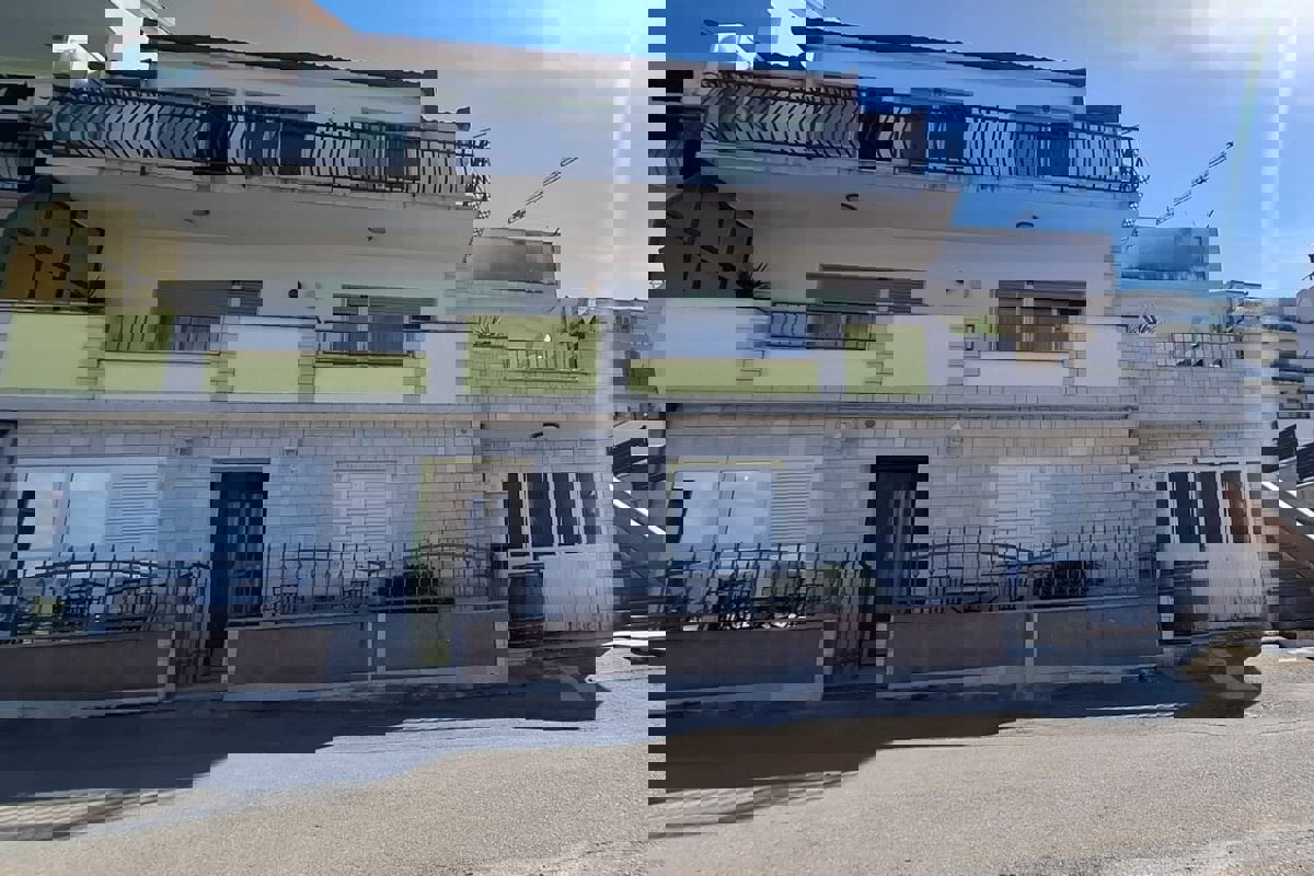 1.847 Appartamento in posizione privilegiata con vista mare