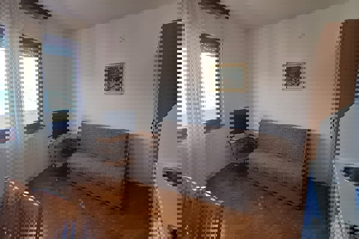 1.847 Appartamento in posizione privilegiata con vista mare