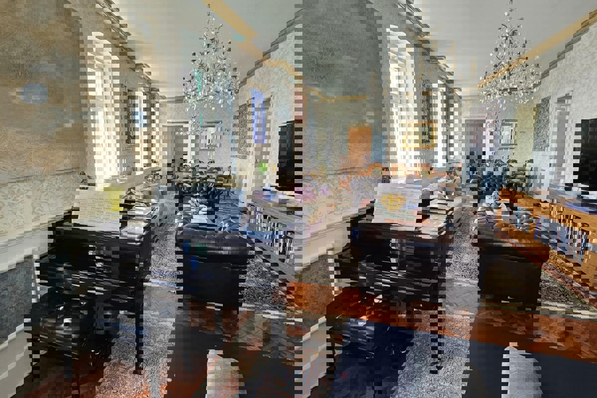 Lussuoso e spazioso appartamento in centro città con area benessere