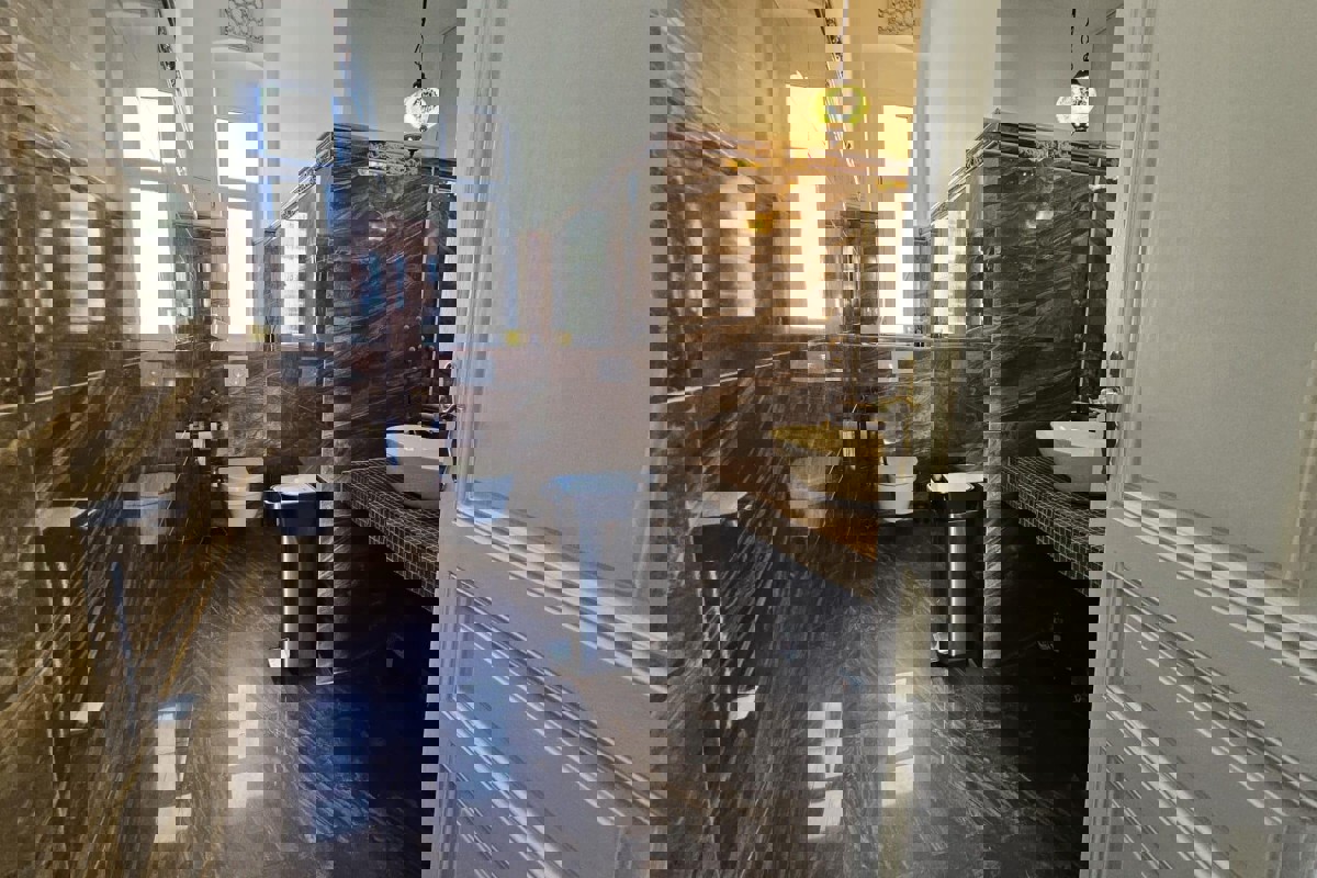 Lussuoso e spazioso appartamento in centro città con area benessere