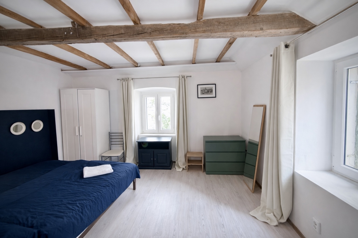 Autentica casa in pietra con grande potenziale per affitti turistici