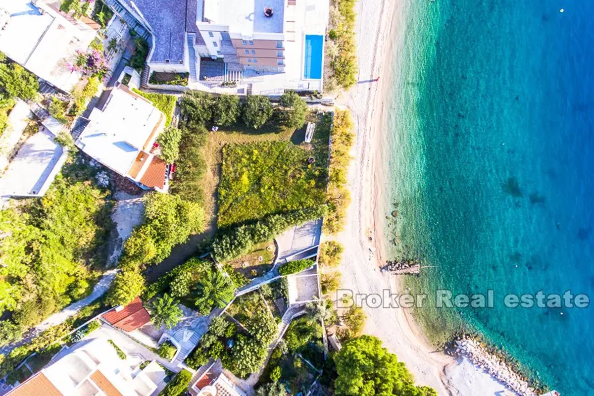 Terreno edificabile vicino al mare, in vendita