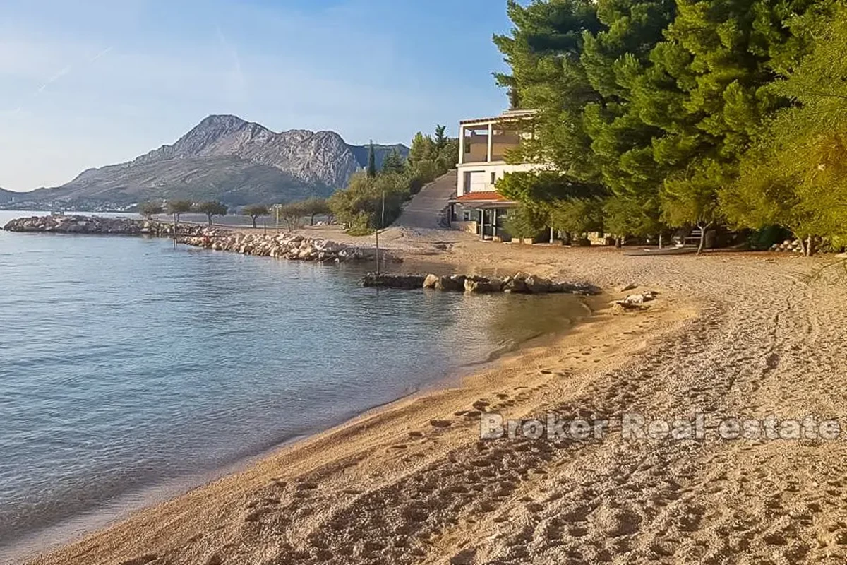 Terreno edificabile vicino al mare, in vendita