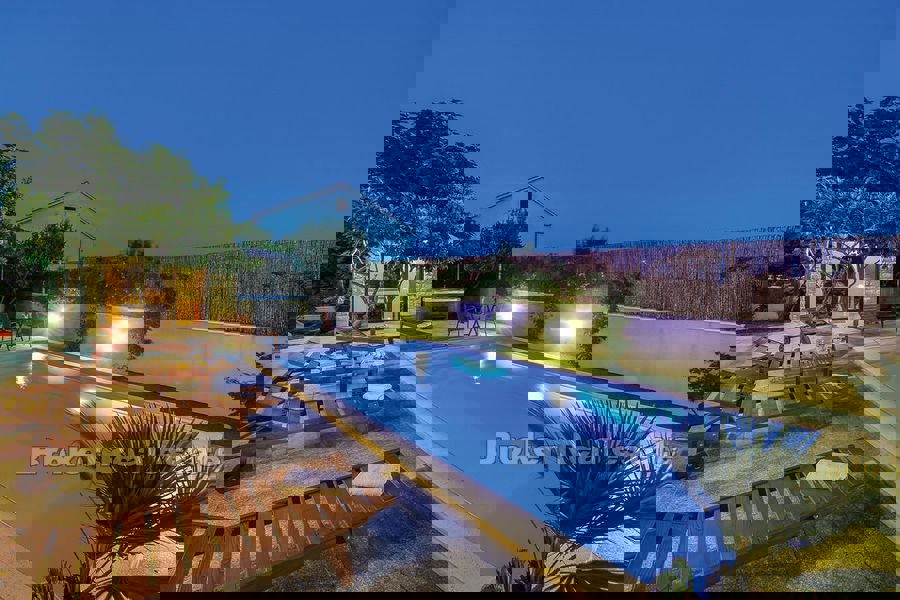 Villa con piscina