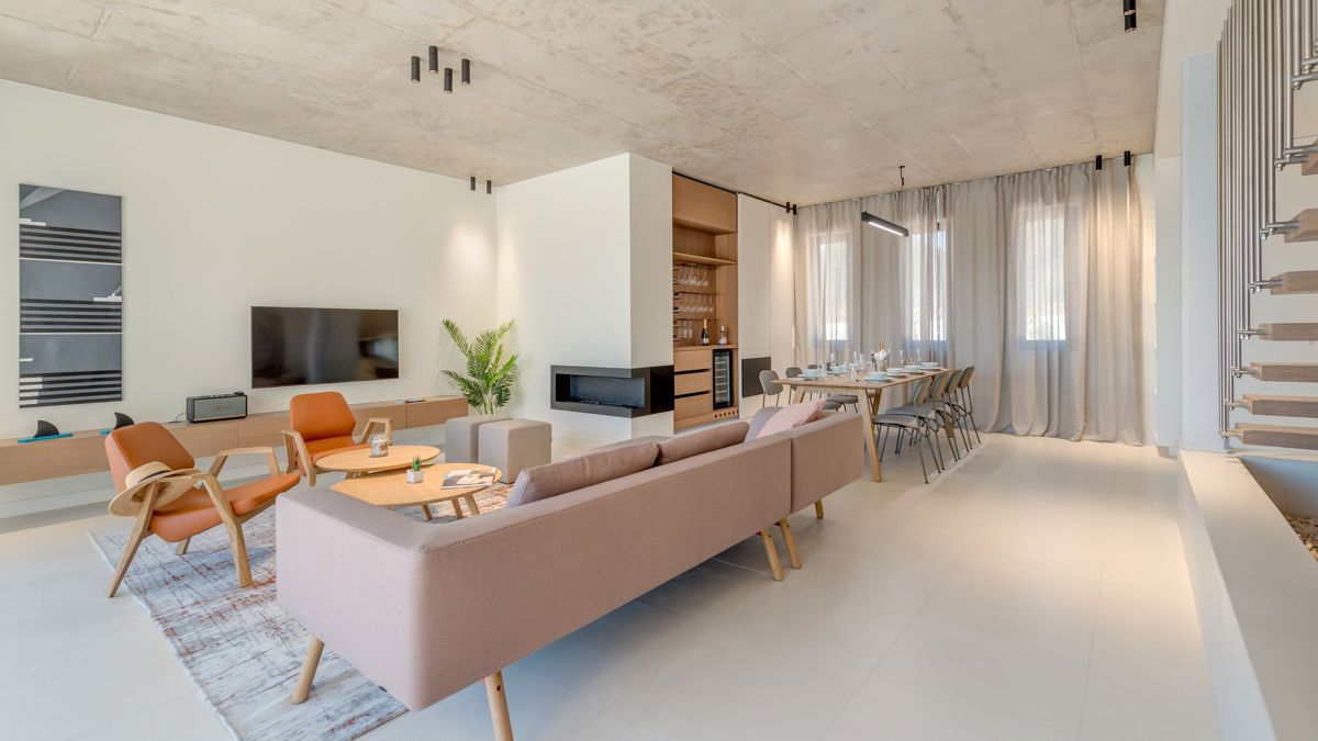 Villa con piscina e vista mare