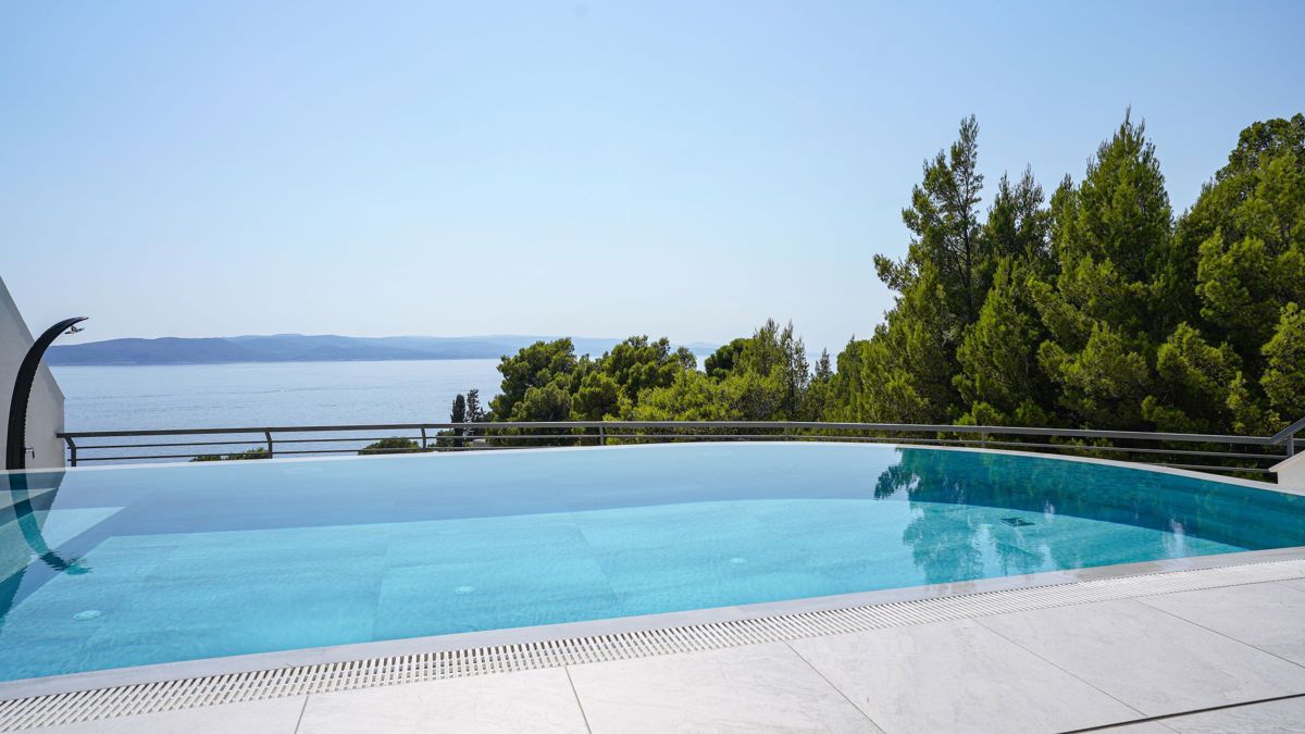 Villa di nuova costruzione con piscina
