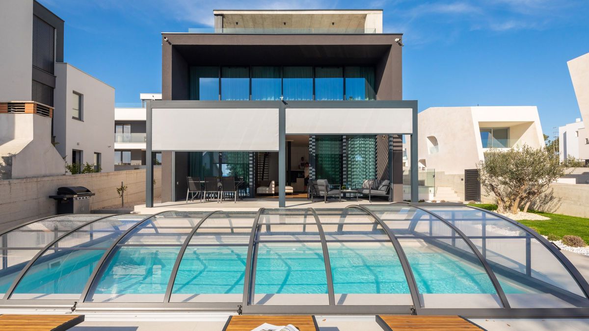 Bella villa con piscina vicino al mare
